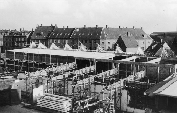 Ringbind med billeder om den gamle Odense Konservesfabrik